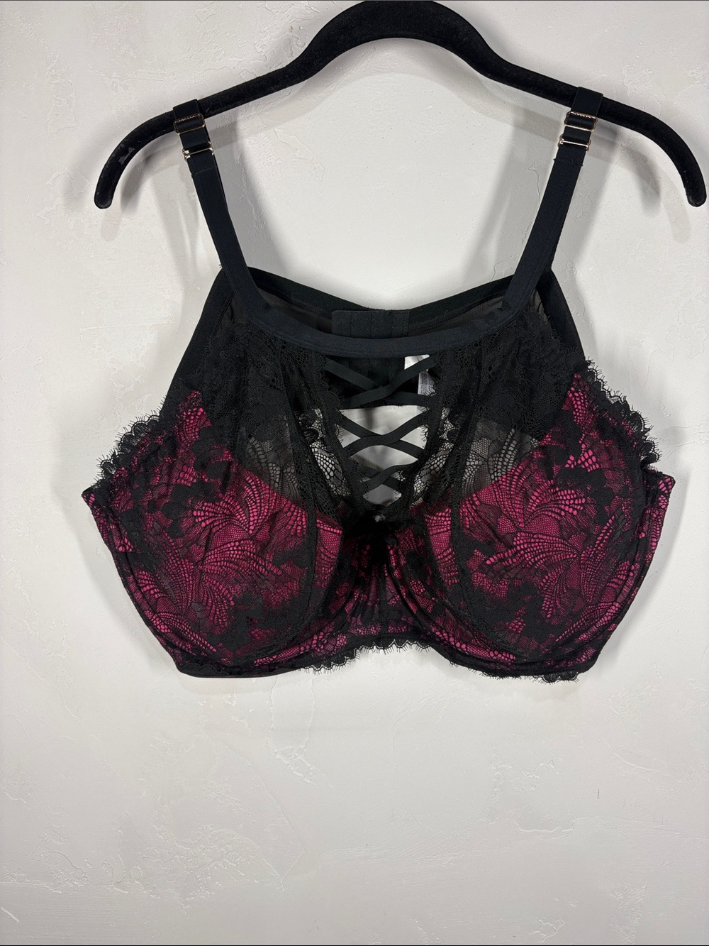 Cacique Lightly Lined French Balconette black and pink lace up bra size 50C